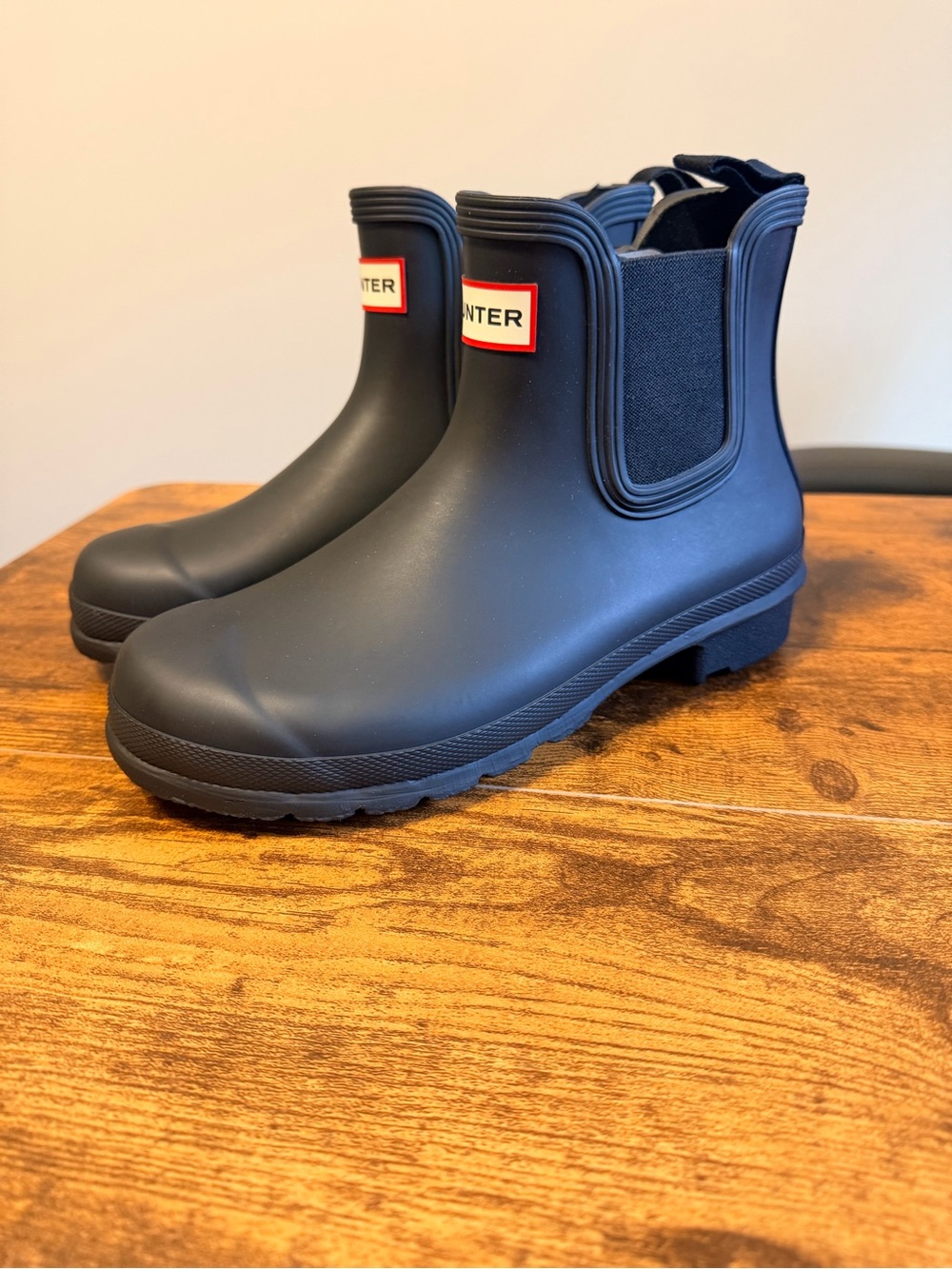 Hunter Women’s Black Chelsea Rain Boots 7W